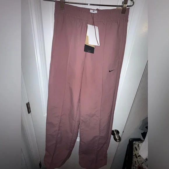 Nike Pink Track Pants with High-Rise Waist - Picture 11 of 16